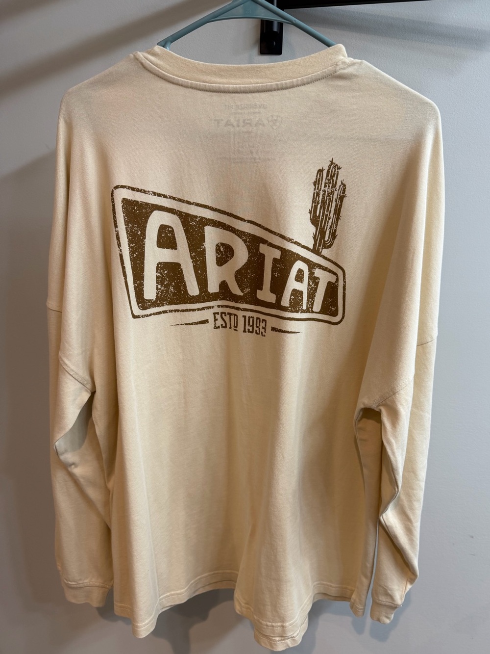 Ariat Women’s Cream Long-Sleeve Graphic Print Oversized Medium